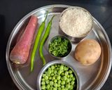 A picture of step 1 of Rice Pulao with Tomato soup.