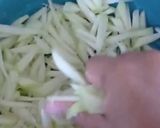 Foto langkah ke 3 dari resep Tumis pepaya muda pedas manis.