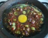Foto langkah ke 2 dari resep Sambal gami telor mata sapi.