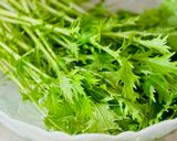 Hình bước làm 2 của món Sườn Heo Nấu Cải Xanh Đuôi Phụng
