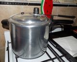 Foto del paso 5 de la receta: Alitas de pollo entomatadas en olla a presión