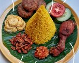 Foto langkah ke 2 dari resep Nasi Kuning ricecooker.