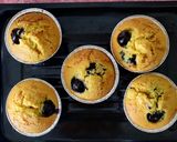 Foto langkah ke 7 dari resep Muffin Keju dan Blueberry.