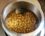 A picture of step 8 of Chole bhature.
