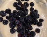 Foto del paso 4 de la receta: Muffins de moras y plátano