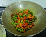 आलु मटार भाजी (aloo matar bhaji recipe in marathi) रेसिपी स्टेप 5 फोटो 