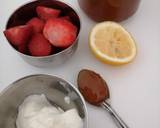 Strawberry Frozen Yoghurt recipe step 1 photo