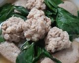รูปขั้นตอนการทำที่ 2 ของ "ข้าวต้มน้ำแกงจิงจูฉ่าย" 🥣☘
