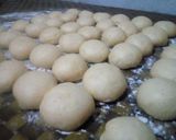 Foto langkah ke 4 dari resep Donat mini empuk🥯.