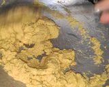 A picture of step 3 of Besan Burfi.