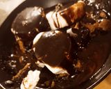 A picture of step 8 of Flourless brownies with mexican chocolate sauce and Ice cream.