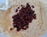 Gluténmentes túrós-mazsolás kuglóf recept fázis 3 fotója