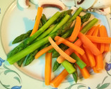 Foto del paso 4 de la receta: Lubina rellena de verduras sobre crema de espárragos