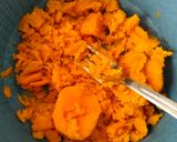 Foto langkah ke 2 dari resep Molen Ubi Orange.