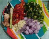 Foto langkah ke 2 dari resep Tumis Cumi Asin.