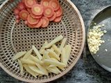ચીઝ ફોંડયું પ્લેટર (Cheese Fondue Platter Recipe In Gujarati)