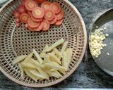 ચીઝ ફોંડયું પ્લેટર (Cheese Fondue Platter Recipe In Gujarati) રેસીપી સ્ટેપ1ફોટો