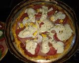 Foto del paso 5 de la receta: Pizza casera con hojas de espinacas 🥚🧀🍅