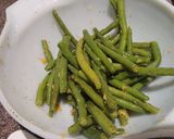 A picture of step 3 of Lemony Green beans.