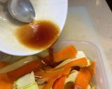 Foto del paso 4 de la receta: Ensalada de tomates, aguacate, verduras encurtidas y rulo de cabra tostado