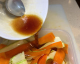 Foto del paso 4 de la receta: Ensalada de tomates, aguacate, verduras encurtidas y rulo de cabra tostado