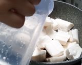 Foto langkah ke 1 dari resep Sop Singkong.