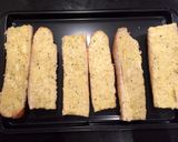 Foto langkah ke 2 dari resep Garlic Bread.