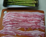 A picture of step 1 of Deep Fried Pork Roll Asparagus.