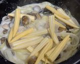 A picture of step 6 of White Sauce Clam Pasta.