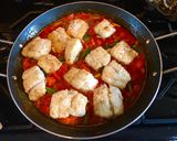A picture of step 2 of Brazilian fish stew: (moqueca).