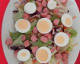 Foto del paso 2 de la receta: Ensalada con huevo duro, Frankfurts y pepinillos