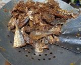 Foto langkah ke 1 dari resep Oseng klotok asin pedas.