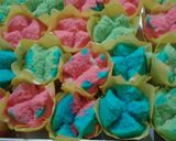 Foto langkah ke 4 dari resep Bolu kukus rainbow.