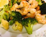 Foto del paso 4 de la receta: Salteado de camarones y vegetales