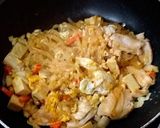 รูปขั้นตอนการทำที่ 6 ของ ผัดไทยไก่