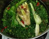 Foto langkah ke 4 dari resep Gule Daun Ubi Tumbuk (Daun Singkong).