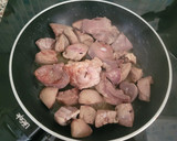 Foto del paso 4 de la receta: Hígado y mollejas de cabrito encebollado