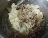 Foto del paso 3 de la receta: Tortitas de papa y champiñones