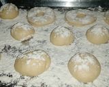 A picture of step 3 of Doughnuts.