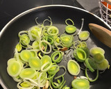 Foto del paso 3 de la receta: Tacos de espinacas con puerro y champiñones