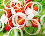 Hình bước làm 1 của món Salad Cá Ngừ Ngâm Dầu