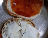 A picture of step 5 of Egg burger.