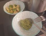 Foto del paso 1 de la receta: Brócoli al vapor y aguacate al pesto de cilantro