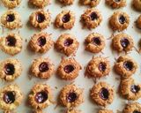 Foto langkah ke 7 dari resep Blueberry Thumbprint Cookies with Cheese 🍒.