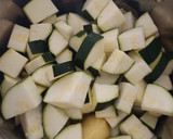 Foto del paso 1 de la receta: Crema de calabacín con puerro y mascarpone