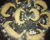 Foto del paso 8 de la receta: Medialunas dulces caseritas 😋