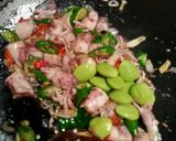 Foto langkah ke 3 dari resep Tumis Cumi Asin Pete Cabe Ijo.