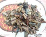Foto langkah ke 1 dari resep Sambal Tomat Ikan Asin Klotok.