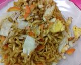 Foto langkah ke 4 dari resep Mie Goreng Sederhana.