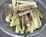 Foto del paso 2 de la receta Bastones de calabacin con hierbas provenzales